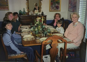 19990319-1-10 19990330 Seder Lucy Katie Lynne Annabell Thomas Grandma